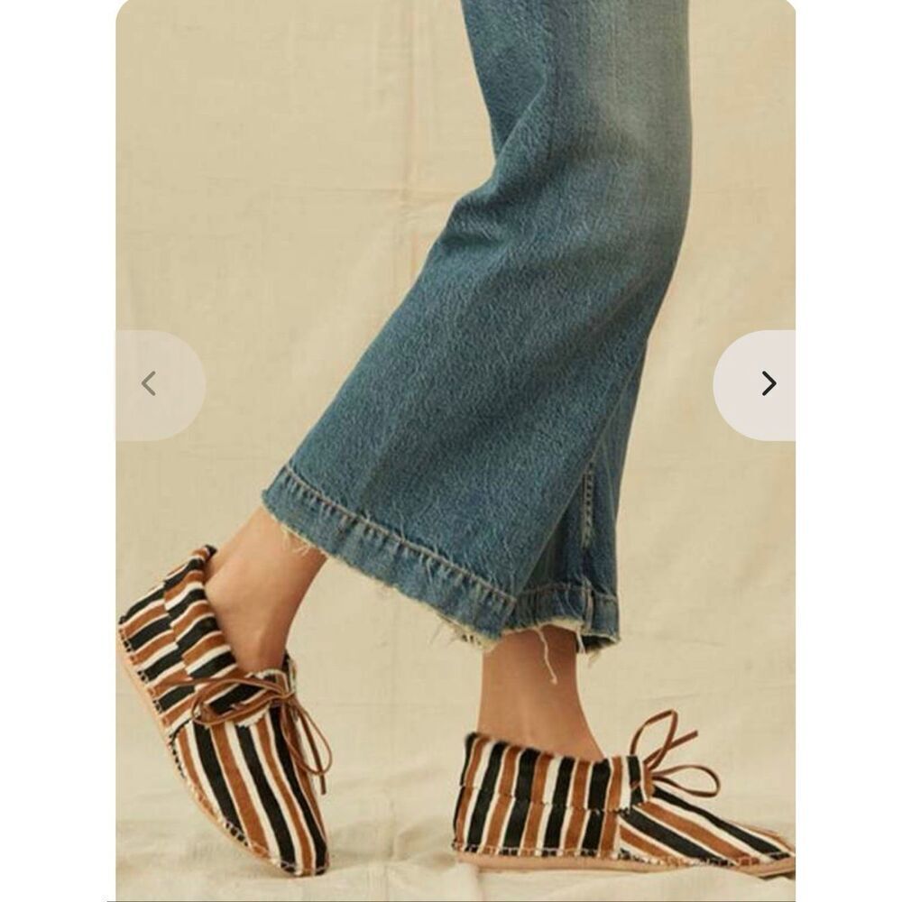 THE GREAT CANYON MOCCASIN in Stripe NWB Size 9